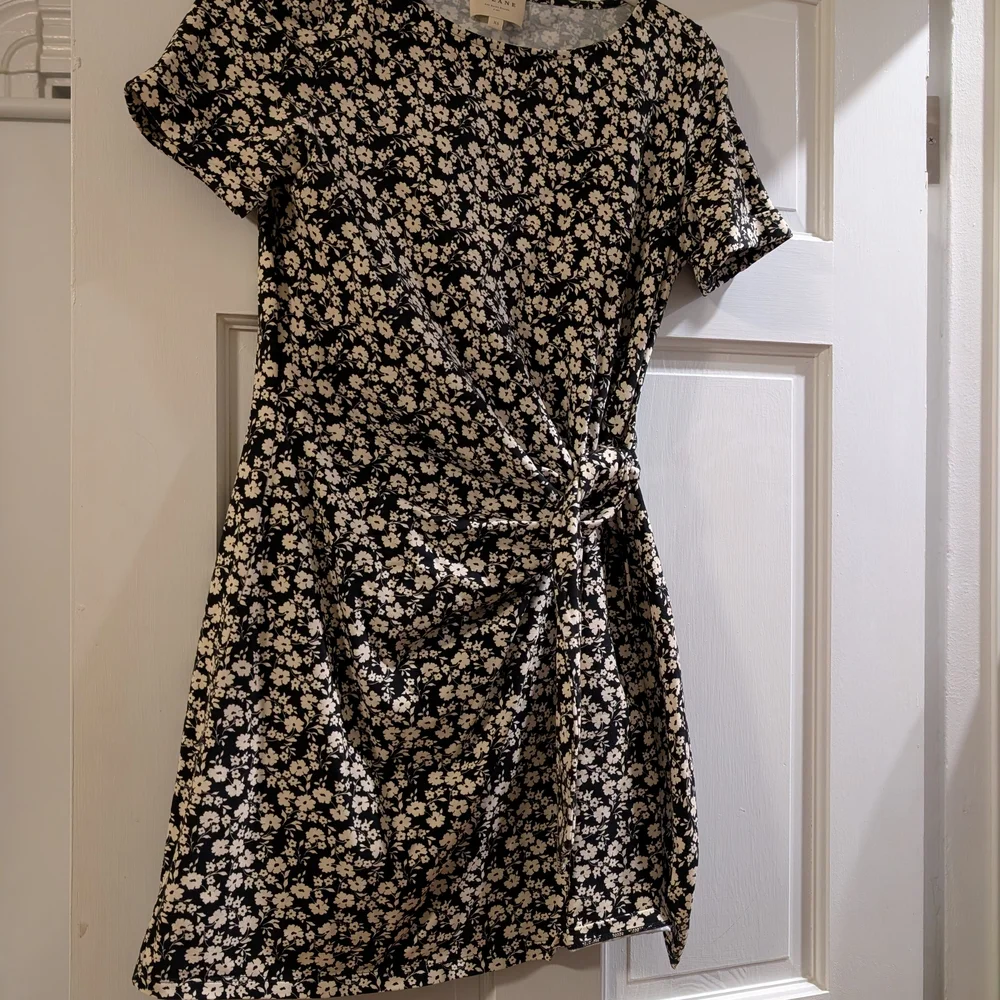 Sezane Black and Cream Floral Mini Dress - Picture 7 of 7